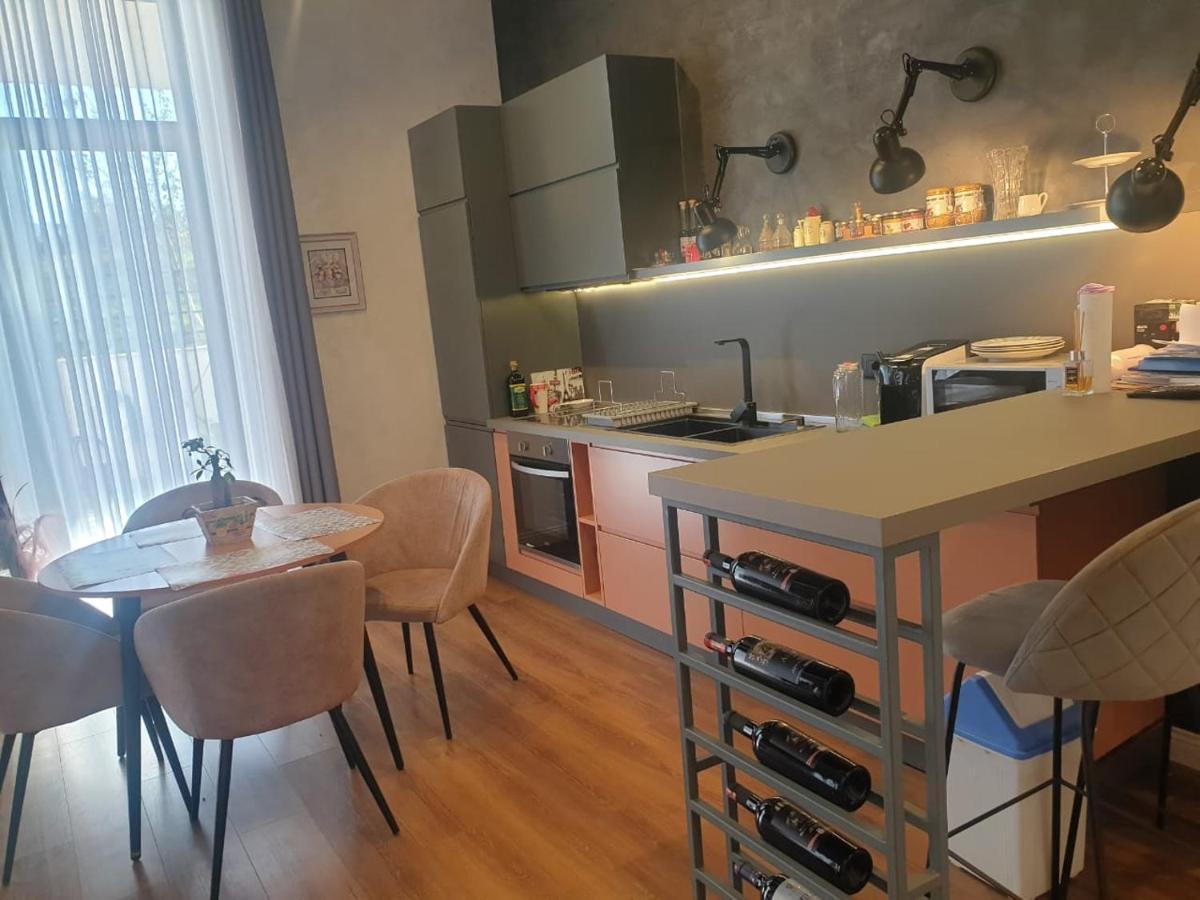 Stylish Two Bedroom House With Private Pool Tirana Extérieur photo