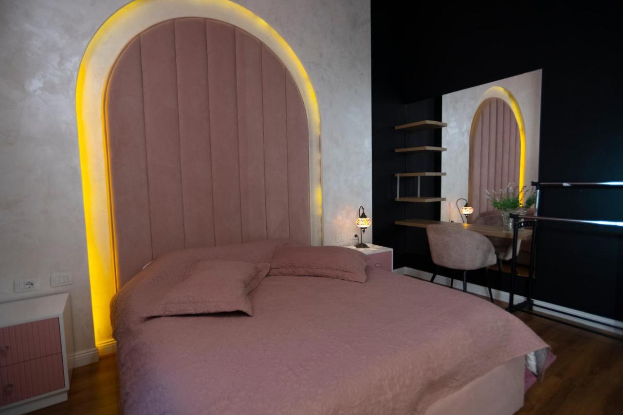 Stylish Two Bedroom House With Private Pool Tirana Extérieur photo