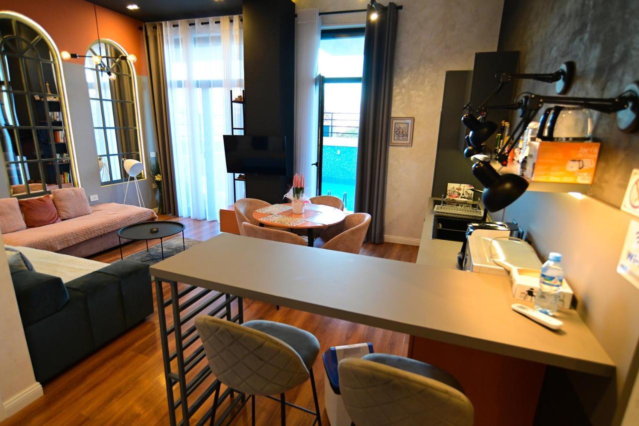 Stylish Two Bedroom House With Private Pool Tirana Extérieur photo